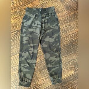 Albion Destination Large Joggers in Camo Print Green